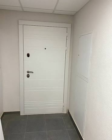 Белая дверь МДФ в квартиру