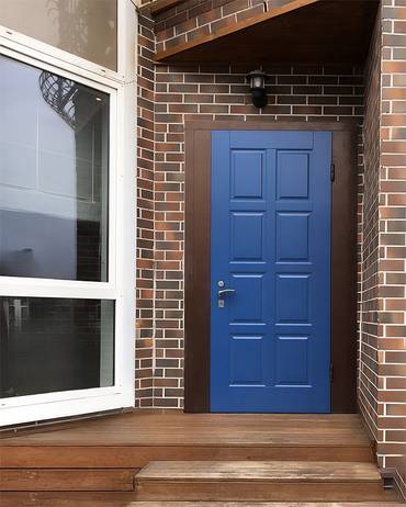 Дверь МДФ синего цвета
