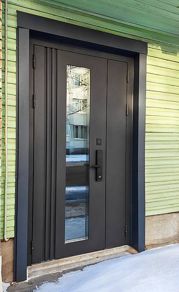 Дверь с электронным замком