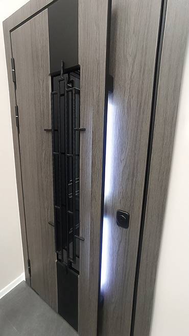 Дверь с подсветкой