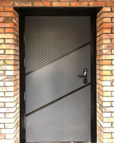 Стальная дверь с отделкой МДФ